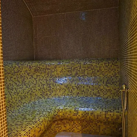 In Belvedere Club 550 M From Lift בנסקו