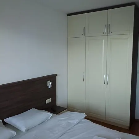 In Belvedere Club 550 M From Lift