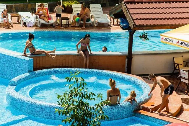 Apartament In Belvedere Club 550 M From Lift *